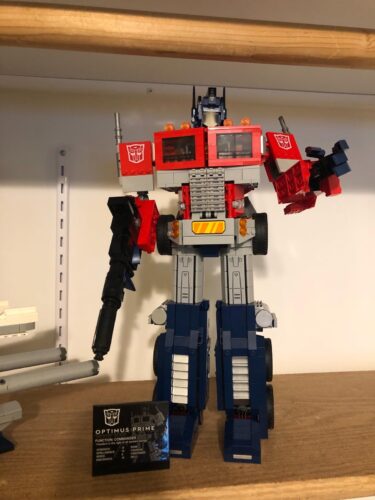 LEGO Icons Optimus Prime Transformers Set 10302 – 2-in-1 Robot and Truck Collectible Model Kit for Adults with Weapons & Accessories – Build & Display Autobot Leader – 1,508 Pieces photo review