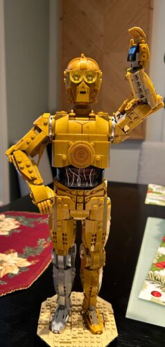 LEGO Star Wars C-3PO Droid Figure 75398 – Collectible Build-and-Display Model for Adults with Minifigure & Info Plaque – 25th Anniversary Star Wars Gift & Home Decor – 1,138 Pieces photo review