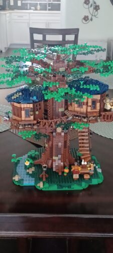 LEGO Ideas Tree House 21318 – Collectible Model Building Set for Adults & Teens, 3 Cabins with Interchangeable Leaves, Includes Minifigures, Nature Accessories & Bird Figure, 3036 Pieces photo review