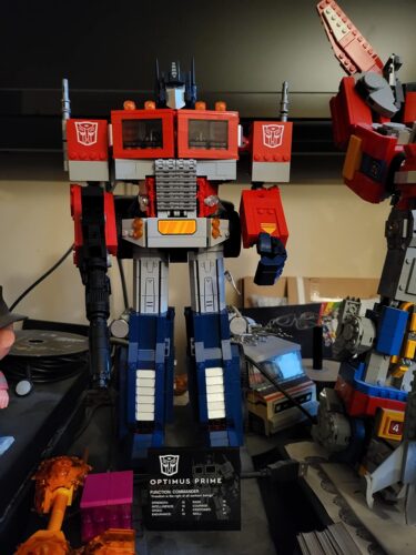 LEGO Icons Optimus Prime Transformers Set 10302 – 2-in-1 Robot and Truck Collectible Model Kit for Adults with Weapons & Accessories – Build & Display Autobot Leader – 1,508 Pieces photo review