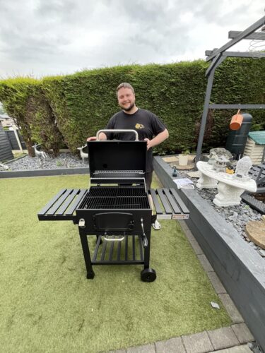 CosmoGrill Outdoor XL Charcoal Smoker BBQ Grill – Adjustable Charcoal Pan, Built-in Thermometer, 2 Side Tables, Chimney & Wheels – Portable Garden Barbecue Smoker photo review